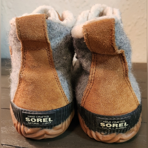 Sorel Waterproof Gray and Tan Boots - Picture 2 of 9